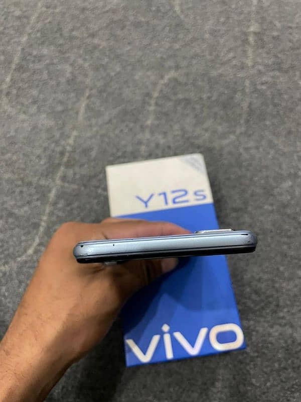 vivo y12s 3