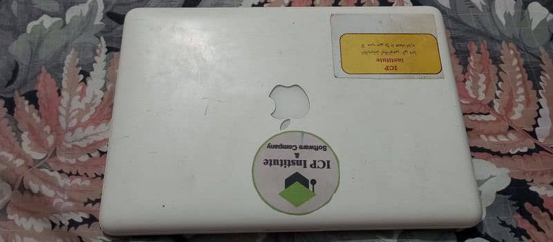 Apple MacBook 3