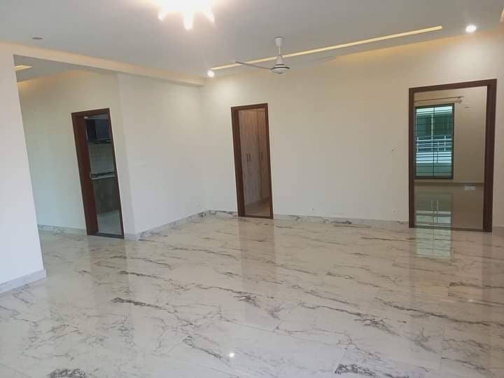 3 Bed Beautiful Apt Available for rent in Askari 11 Sec D Lahore 11