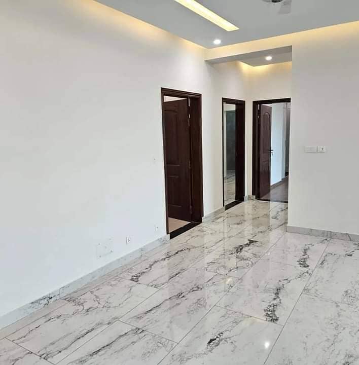 3 Bed Beautiful Apt Available for rent in Askari 11 Sec D Lahore 17