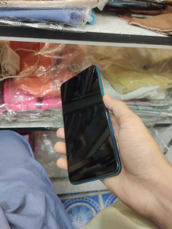 Realme 5i 4/64 With box 3