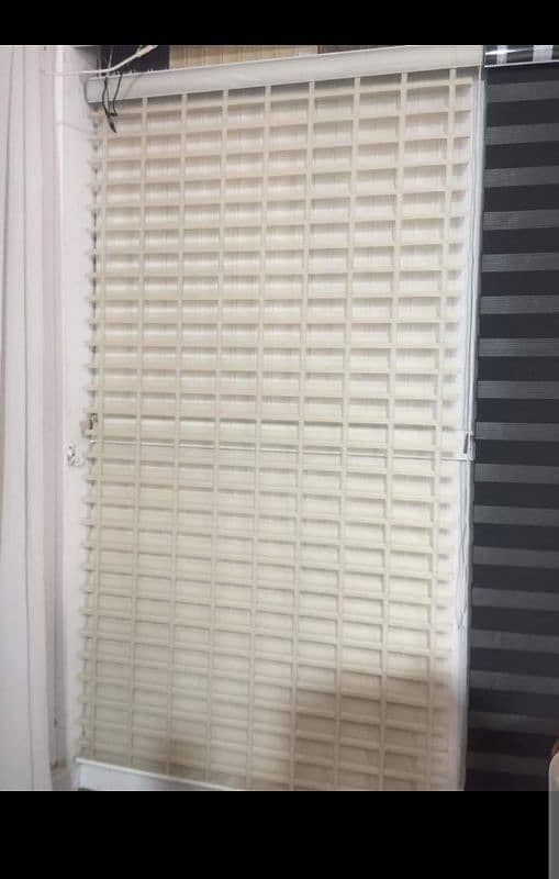 roller blinds wholesale price available 4