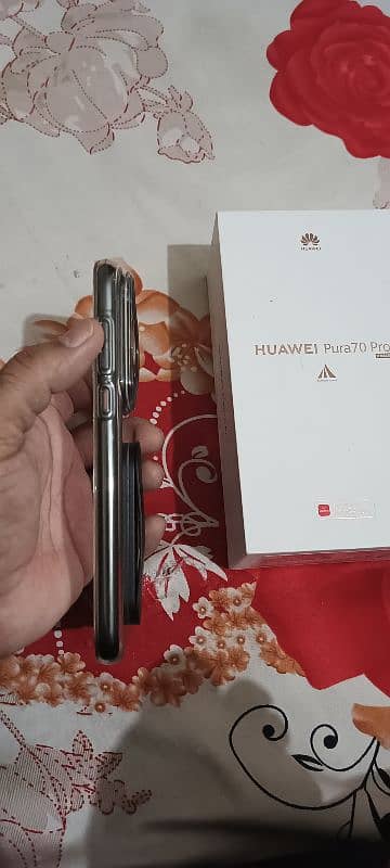 HUAWEI Pura 70 pro  12-512 new condition 10