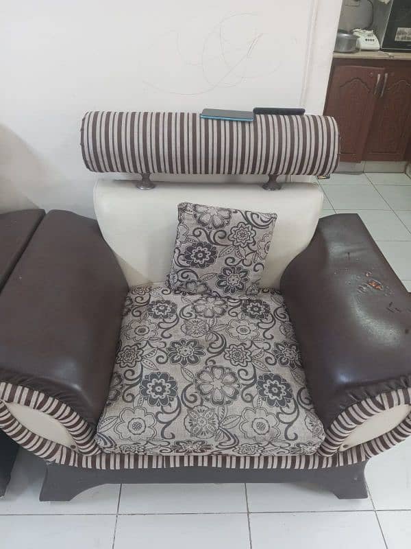 5 sitter sofa set (3 +1+1) 4