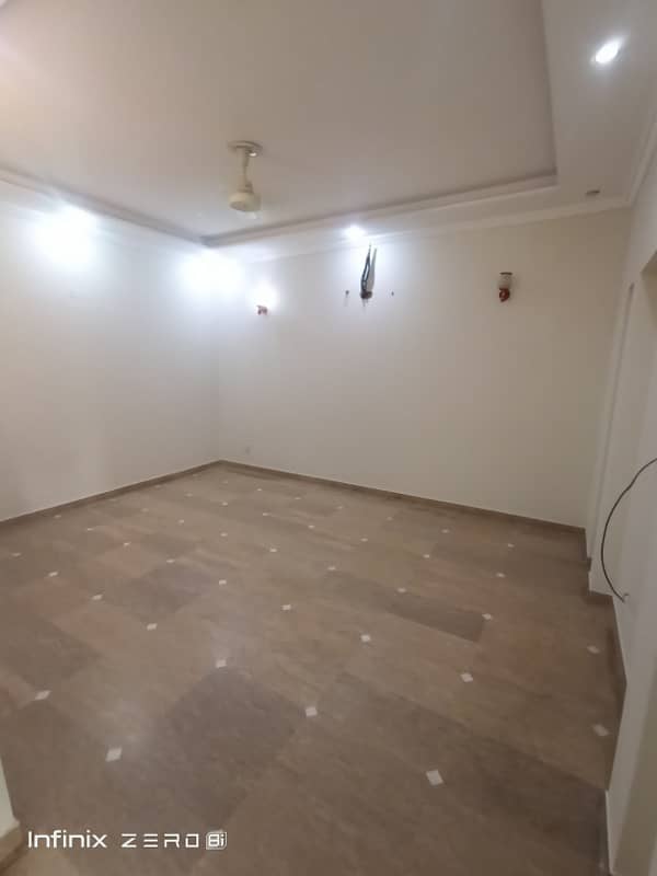 1 Kanal House For Rent Good Location 0