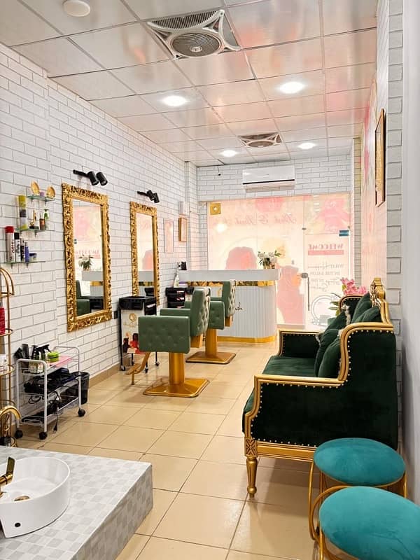 beauty parlor for sale with setup 7