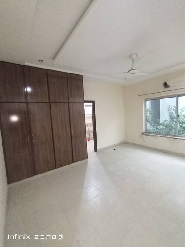 1 Kanal Upper Portion Available For Rent Facing Park All Facilities available 0