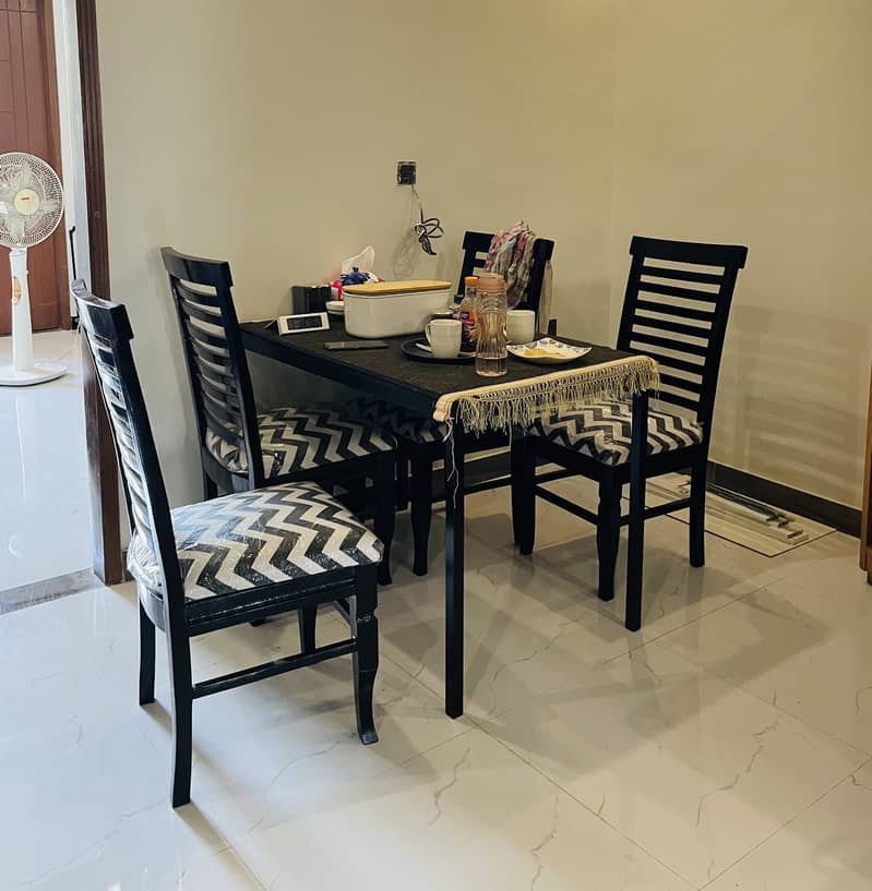 Dining Chairs (5 pcs) 0