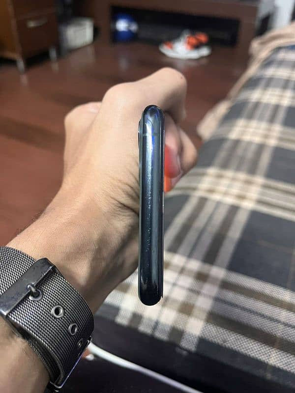 iphone 11 pro max 5