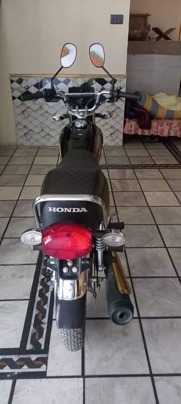 Gold Honda 3