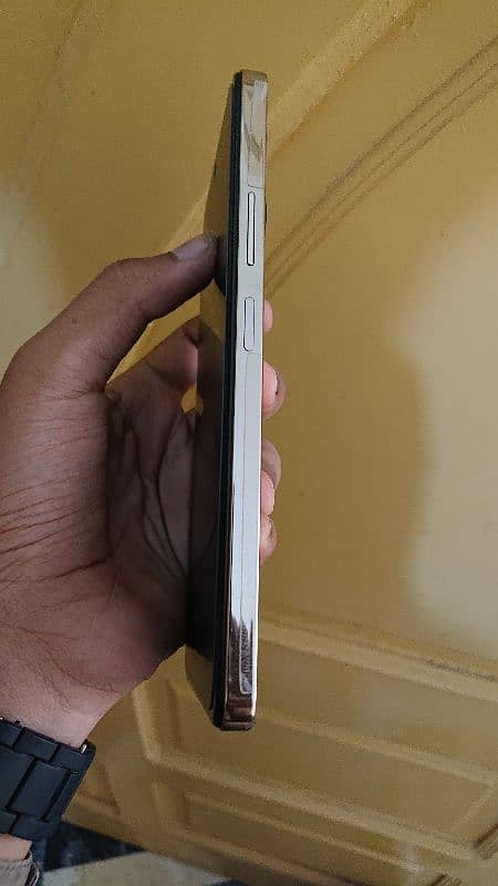 Infinix not 30 16/256GB With warranty 4