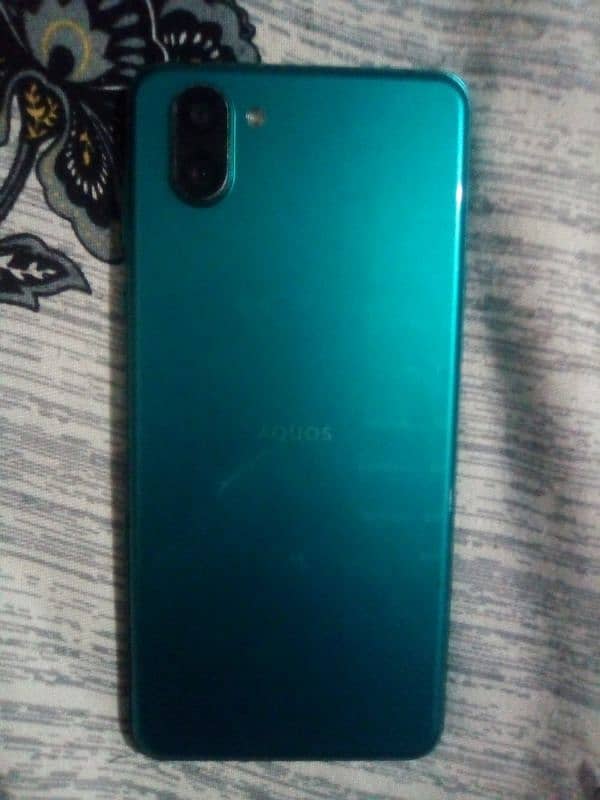 Aquos r3 mobile 1