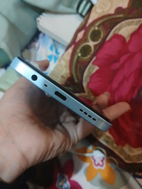 realme note 50 4/64  with box 3