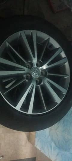 Toyota Grandy alloy rims and tyres