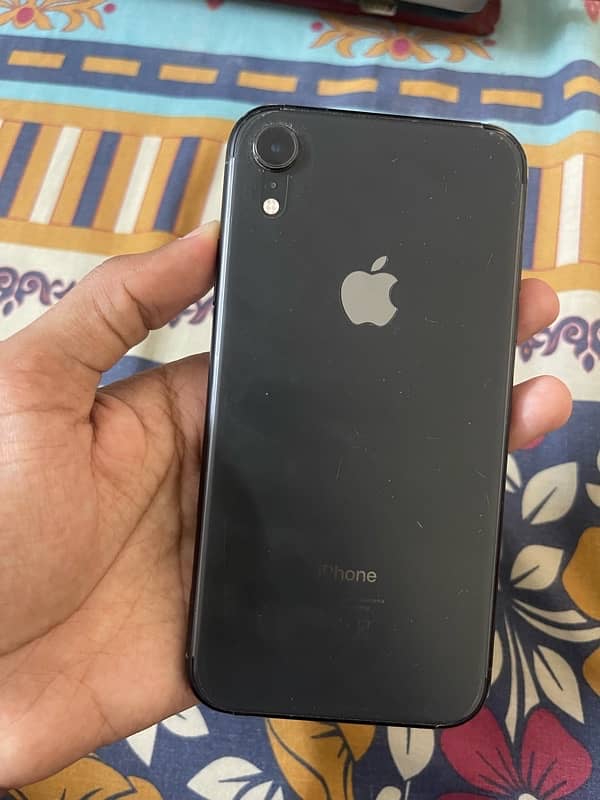 iPhone XR in mint condition, pta blocked 0