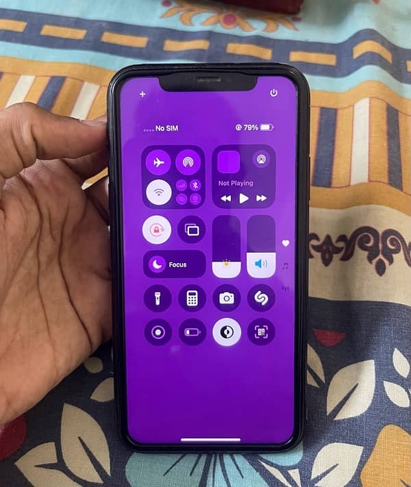 iPhone XR in mint condition, pta blocked 3