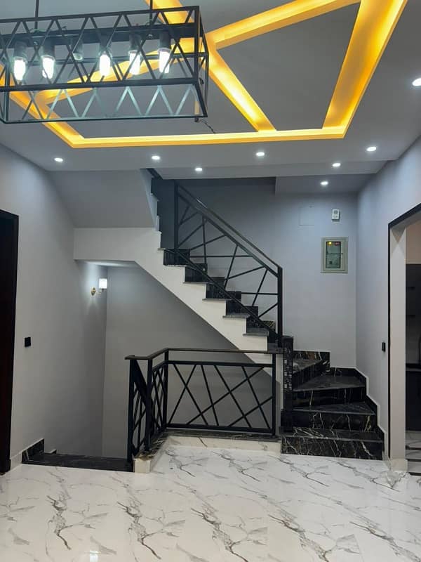 5 MARLA BRAND NEW TRIPLE STORY HOUSE FOR SALE IN JOHAR TOWN BLOCK J 25