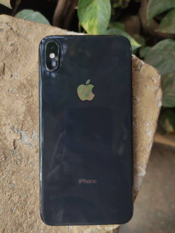 iPhone xs max 265gb pta approved 1