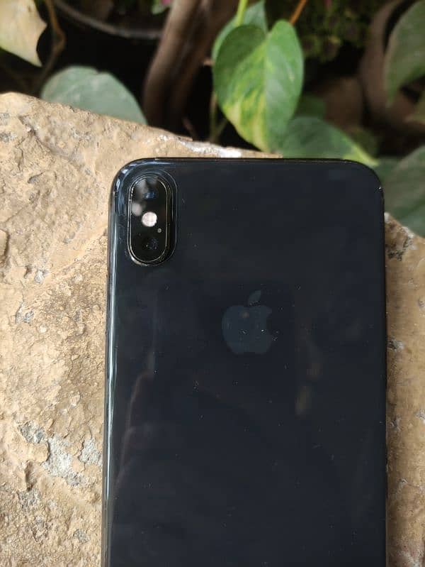 iPhone xs max 265gb pta approved 3