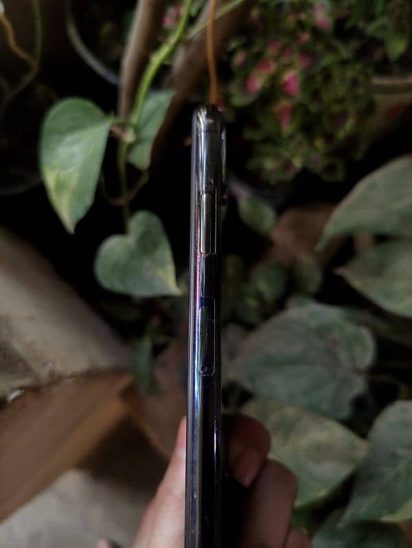 iPhone xs max 265gb pta approved 5