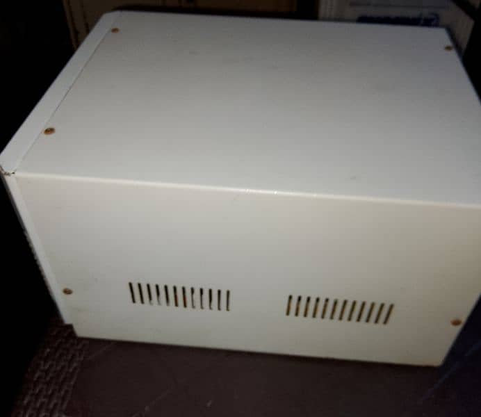 UPS (Uninterruptible Power Supply. ) 2