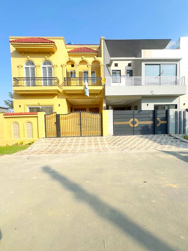 Stunning 5-Marla Brand New Modern/Spanish Pair House For Sale At Prime Location In Valencia Town Lahore 0