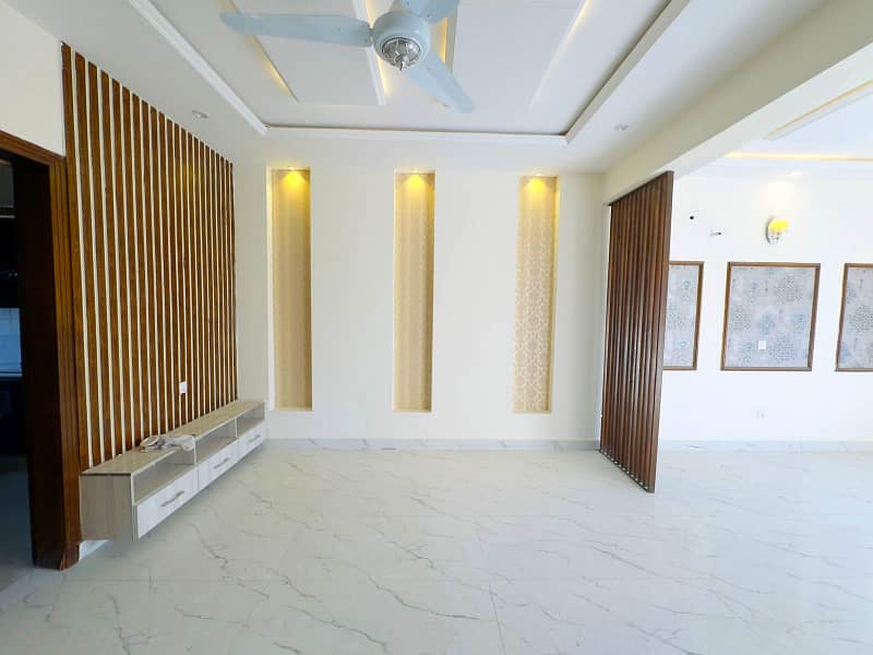 Stunning 5-Marla Brand New Modern/Spanish Pair House For Sale At Prime Location In Valencia Town Lahore 2