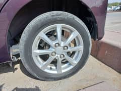 Made in Japan Tyre 14 Inch Radius Yokohama and Dunlop Daihatsu Mira