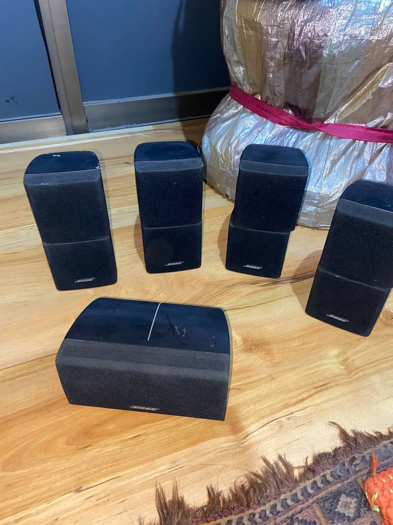 Bose cubes speaker 0