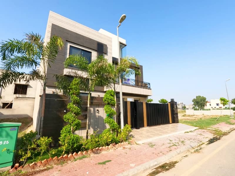 10 Marla Brand New Modern Elevation Quality Construction House With 5 Bedrooms At A Very Prime Location Of Tauheed Block Bahria Town Lahore 3