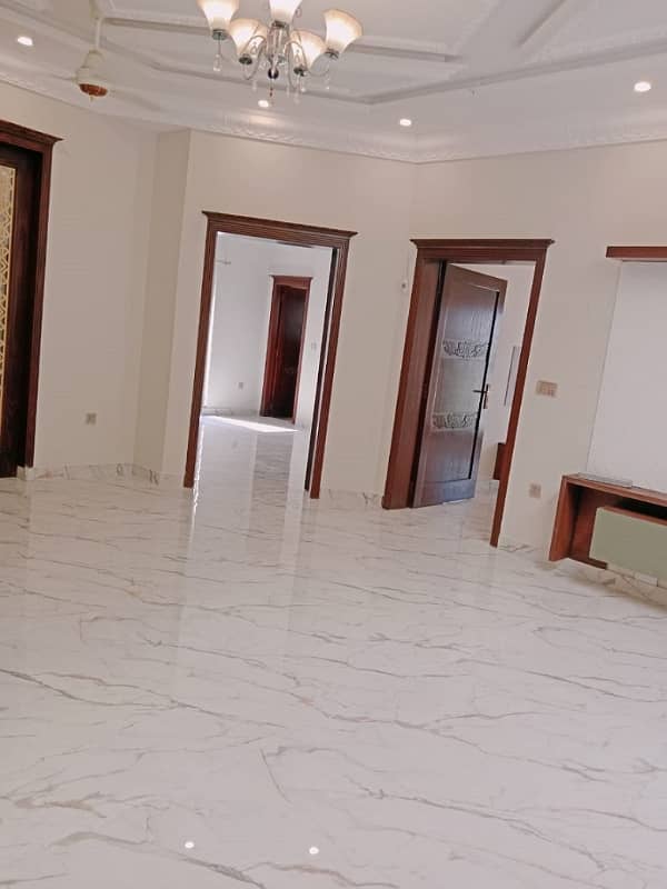 10 MARLA LIKE NEW UPPER PORTION AVAILEBAL FOR RENT IN BAHRIA TOWN LAHORE 1