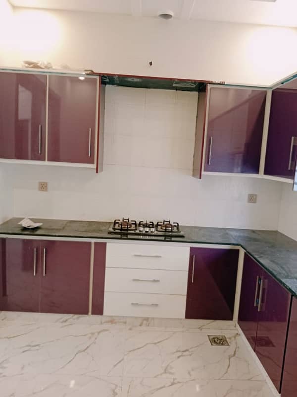 10 MARLA LIKE NEW UPPER PORTION AVAILEBAL FOR RENT IN BAHRIA TOWN LAHORE 2