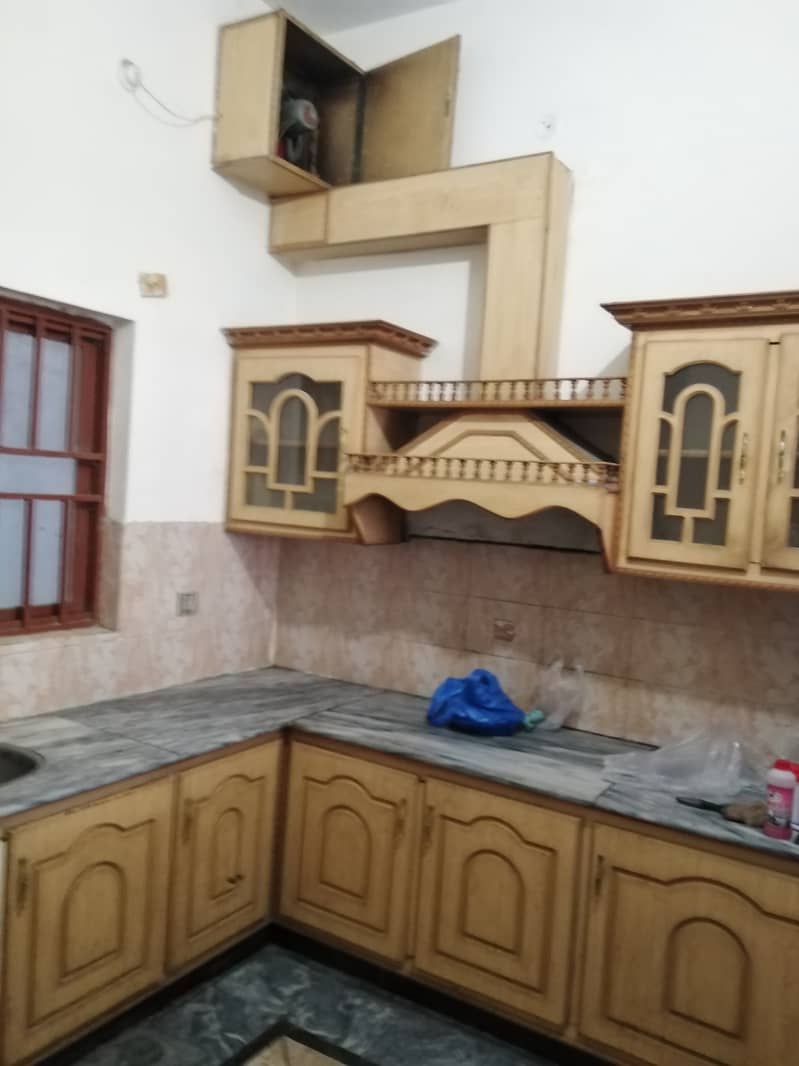 For rent independent house available in new gulistan colony wah cantt. 7