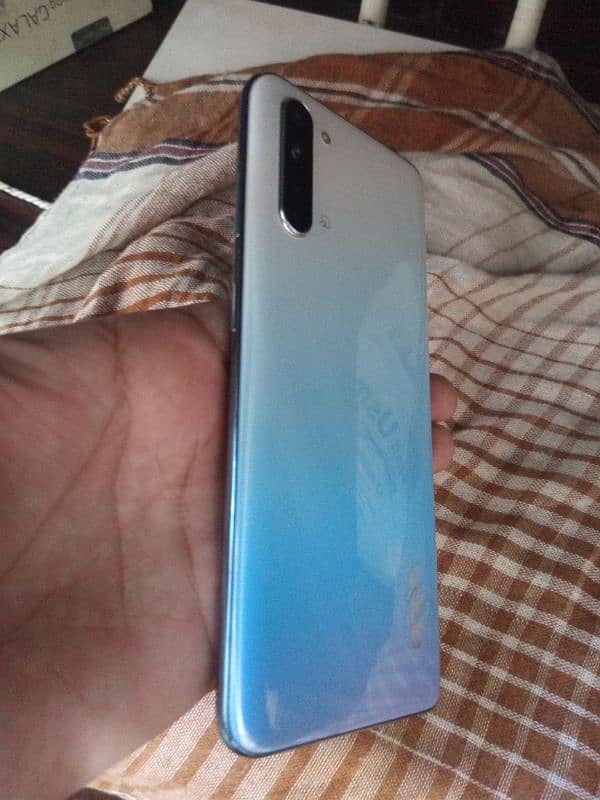 Oppo Reno 3 mobile hai 10 by 10 condition hai non PTA hai 0