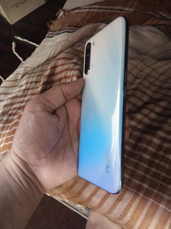 Oppo Reno 3 mobile hai 10 by 10 condition hai non PTA hai 1