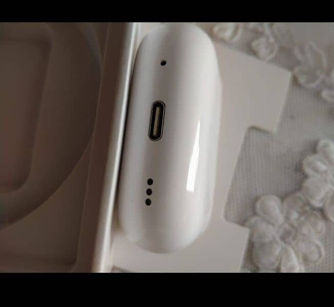 Airpods pro 2nd Generation with pro 2 case in 3500_ 4