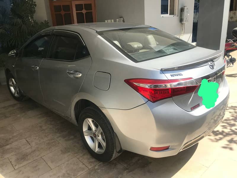 Toyota Corolla GLI 2014 model but new shape of 2015 13