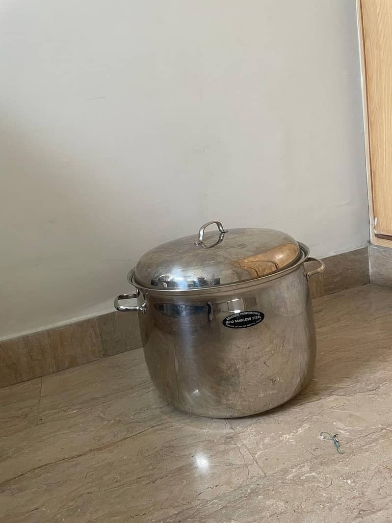 Stainless steel cooking pot 0