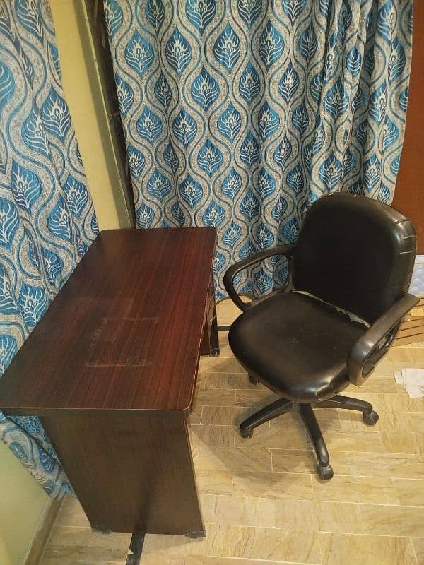 Office Chair & Office Table 1