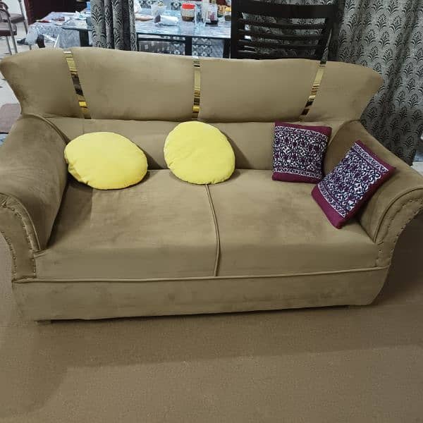 New 4 seater sofa in good condition 0