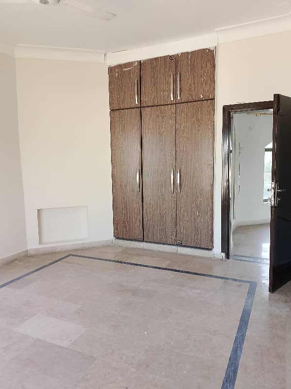 Kanal Portion In Low Price Available For Rent In Dha 2 8