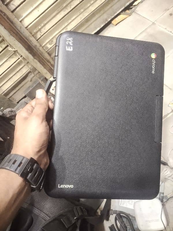 Lenovo. Chromebook. 03073783690. lo 2