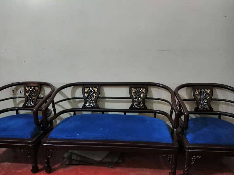 5 seater sofaset with 3 tables 0