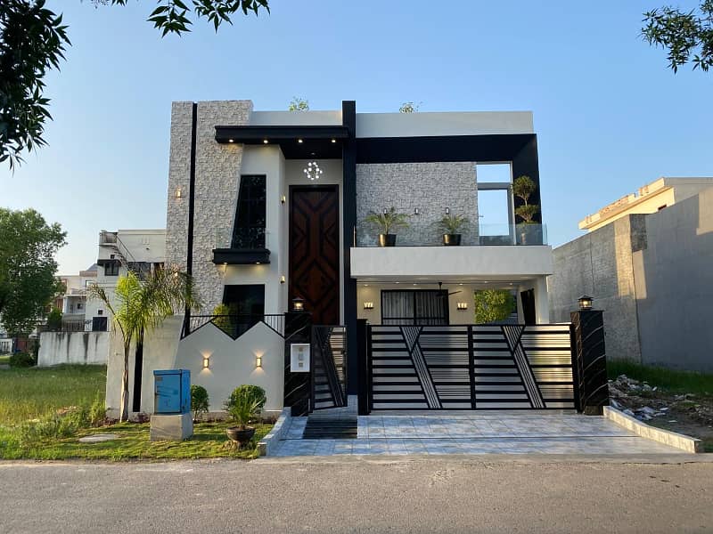 10 MARLA BRAND NEW SPANISH DESIGN DOUBLE STORY HOUSE AVAILABLE FOR SALE, IN CITI HOUSING GUJRANWALA 0