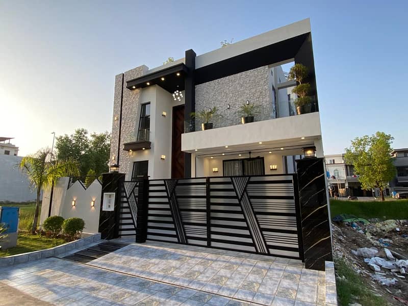 10 MARLA BRAND NEW SPANISH DESIGN DOUBLE STORY HOUSE AVAILABLE FOR SALE, IN CITI HOUSING GUJRANWALA 1