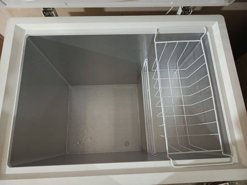 Haier HDF-285INV Deep Freezer single door is up for sale 3