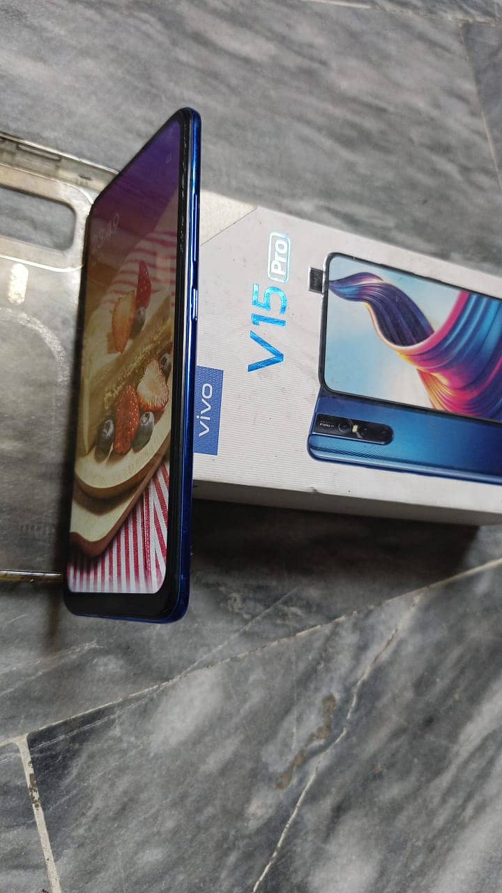 urgent sale 6 gb 128 gb Vivo v15 pro 1