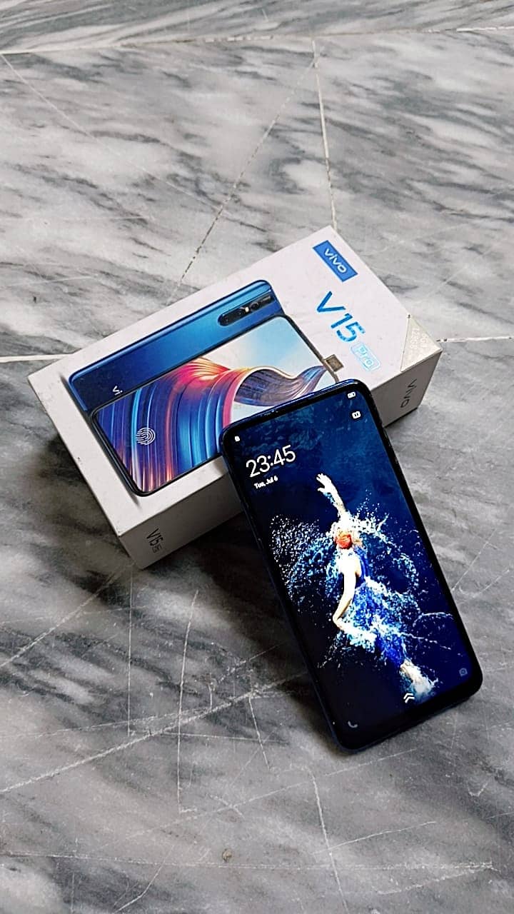 urgent sale 6 gb 128 gb Vivo v15 pro 6