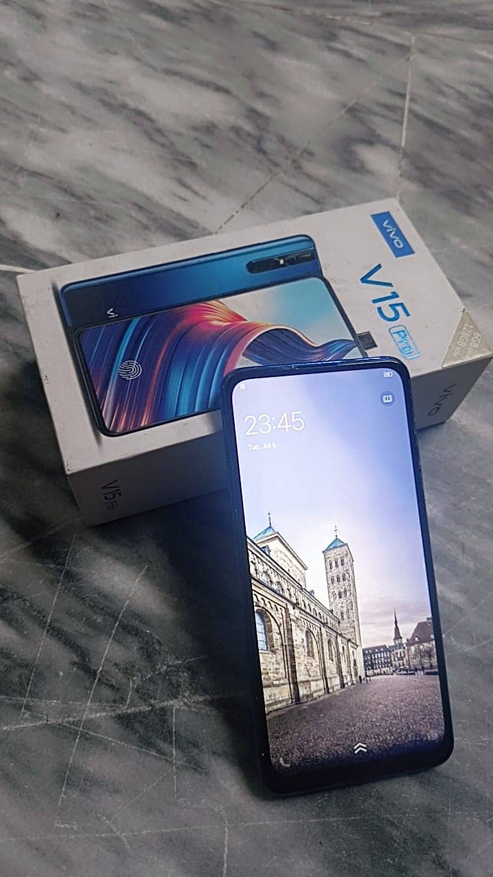 urgent sale 6 gb 128 gb Vivo v15 pro 7