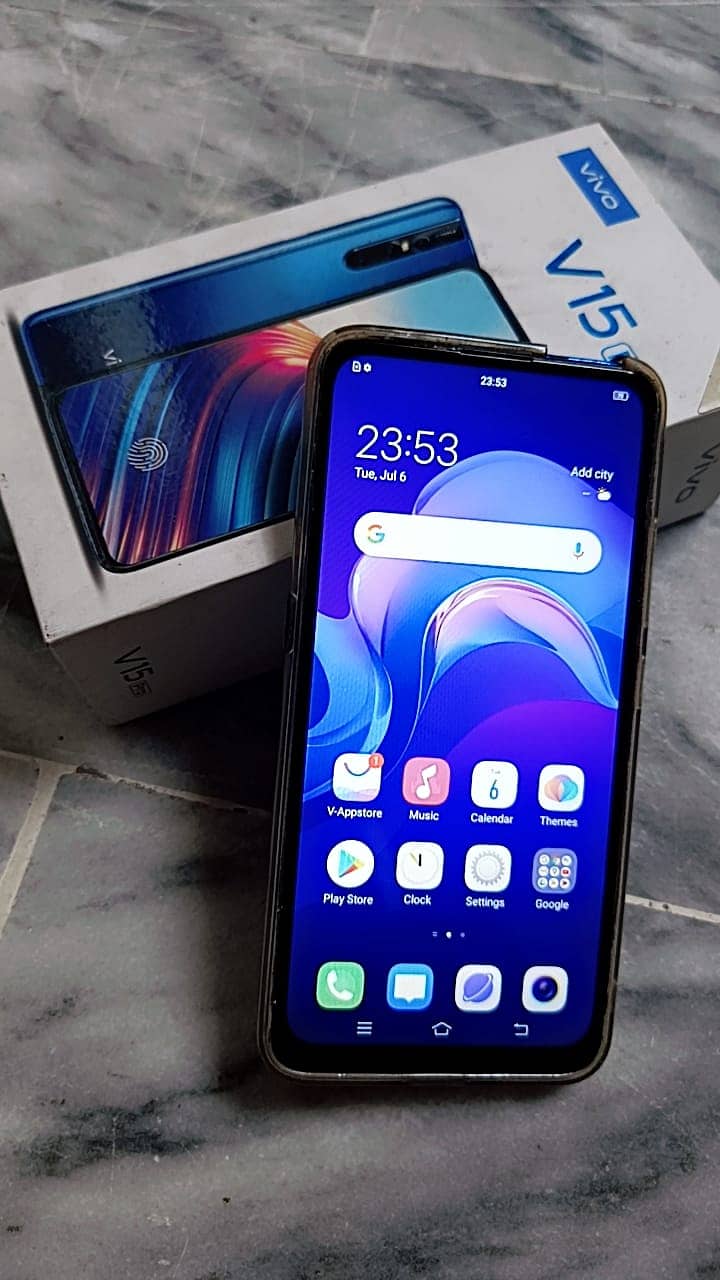 urgent sale 6 gb 128 gb Vivo v15 pro 8